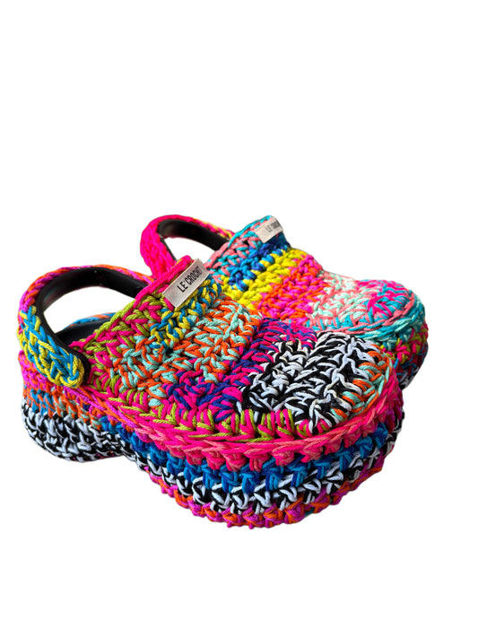 Le'Crochet wavy Clog